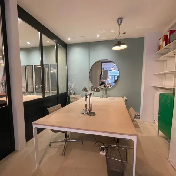 Open Space  2 postes Location bureau Boulevard Voltaire Paris 75011 - photo 1