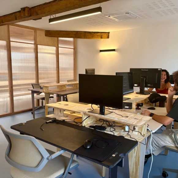 Bureau privé 15 m² 1 poste Coworking Cours Julien Marseille 13006 - photo 2
