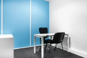 Bureau privé - 13290 - 4 postes - 1139€