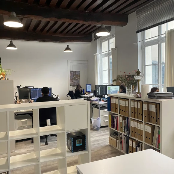 Open Space  2 postes Coworking Quai d'Anjou Paris 75004 - photo 2