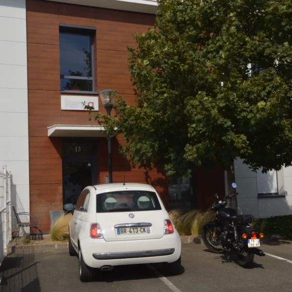 Espace indépendant 150 m² 12 postes Coworking Rue Ernest Gouin Croissy 78290 - photo 6