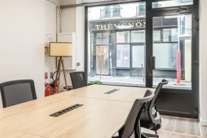 Espace indépendant - 75003 - 8 postes - 2900€