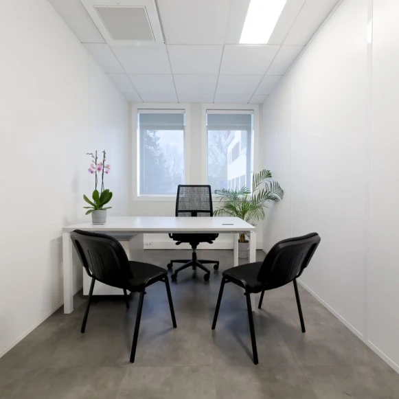 Bureau privé 11 m² 2 postes Coworking Avenue du Général de Gaulle Créteil 94000 - photo 3