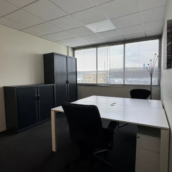 Bureau privé 20 m² 2 postes Coworking Avenue Gustave Eiffel Mérignac 33700 - photo 5