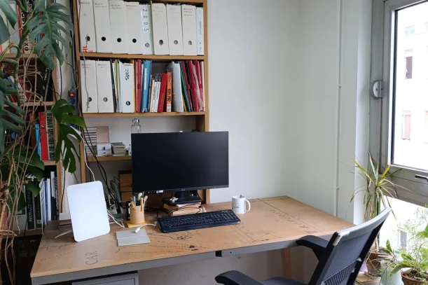 Open Space - 75020 - 1 poste - 260€