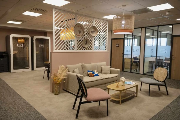 Open Space - 92000 - 15 postes - 176€