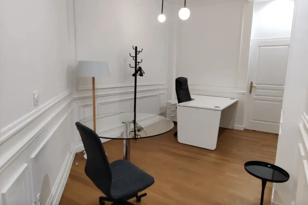 Bureau privé - 75016 - 2 postes - 950€