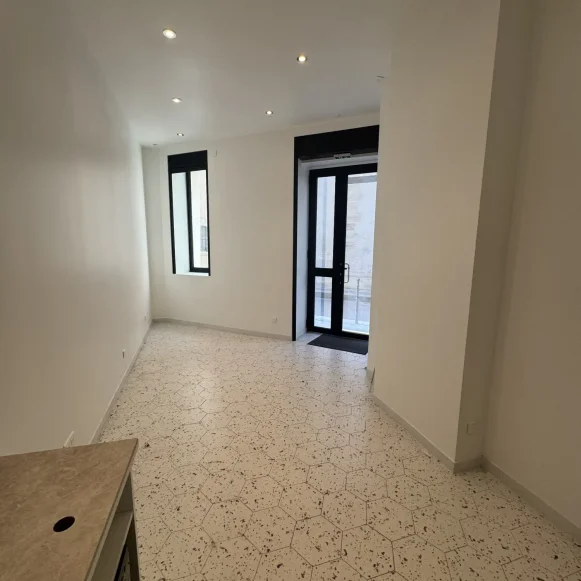 Espace indépendant 20 m² 5 postes Location bureau Rue Debelleyme Paris 75003 - photo 12