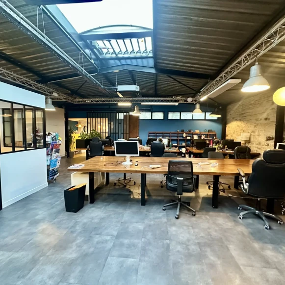 Open Space  8 postes Location bureau Rue Myrha Paris 75018 - photo 1