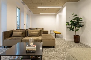 Espace indépendant - 75009 - 96 postes - 67000€