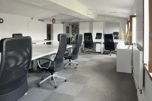 Espace indépendant - 75008 - 12 postes - 3750€