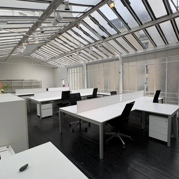 Open Space  6 postes Location bureau Rue des Arquebusiers Paris 75003 - photo 3