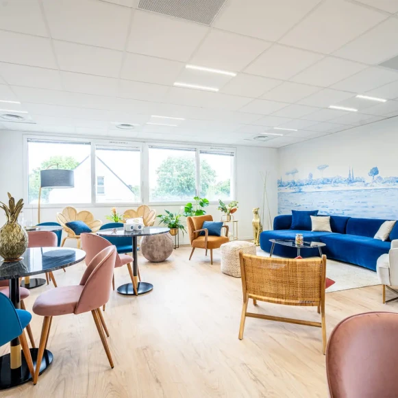 Bureau privé 9 m² 1 poste Coworking Rue des Courtillons Bruz 35170 - photo 4