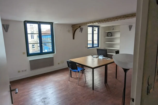 Bureau privé - 33300 - 3 postes - 350€