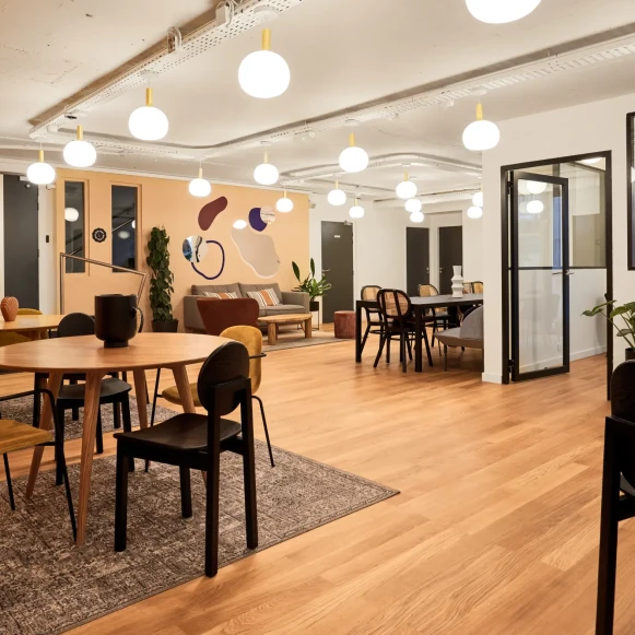 Bureau privé 17 m² 4 postes Coworking Rue de Sofia Paris 75018 - photo 6