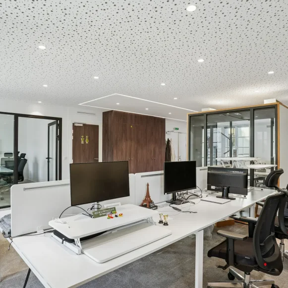Bureau privé 115 m² 23 postes Coworking Rue de Paradis Paris 75010 - photo 2