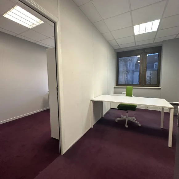 Bureau privé 22 m² 4 postes Location bureau Avenue Maréchal Foch Dijon 21000 - photo 2