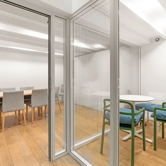 Espace indépendant 150 m² 17 postes Coworking Passage du Bureau Paris 75011 - photo 4