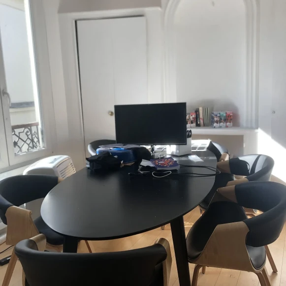 Bureau privé 30 m² 4 postes Coworking Boulevard de Sébastopol Paris 75001 - photo 4