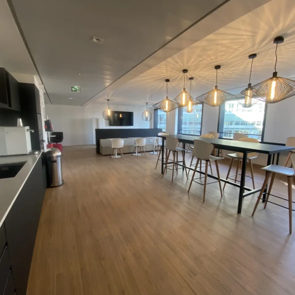 Open Space  30 postes Coworking Avenue de l'Arche Courbevoie 92400 - photo 10