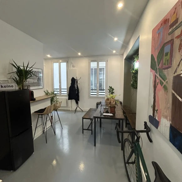 Espace indépendant 55 m² 8 postes Location bureau Rue de la Pierre Levée Paris 75011 - photo 1