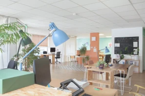 Open Space - 56130 - 10 postes - 250€