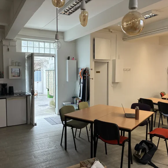 Espace indépendant 87 m² 11 postes Location bureau Rue de Charonne Paris 75011 - photo 4