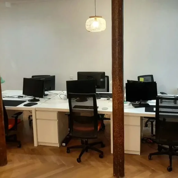 Open Space  8 postes Location bureau Rue de Montmorency Paris 75003 - photo 3