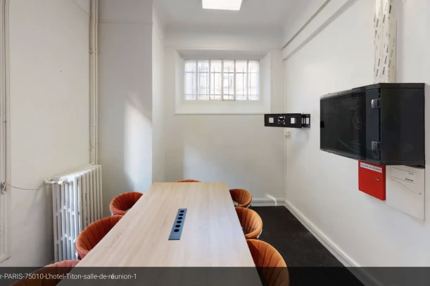 Espace indépendant - 75010 - 24 postes - 9999€