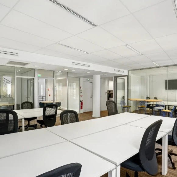 Espace indépendant 80 m² 16 postes Location bureau Rue Saint-Marc Paris 75002 - photo 1