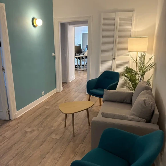 Bureau privé 50 m² 10 postes Location bureau Rue du Colisée Paris 75008 - photo 5