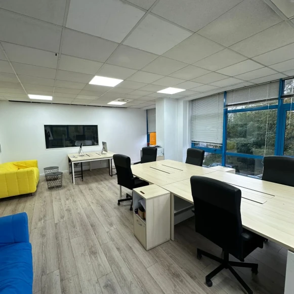 Open Space  8 postes Location bureau Rue Auguste Delaune Villejuif 94800 - photo 4