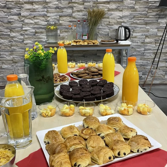 Bureau privé 34 m² 7 postes Coworking Rue Martel Paris 75010 - photo 1
