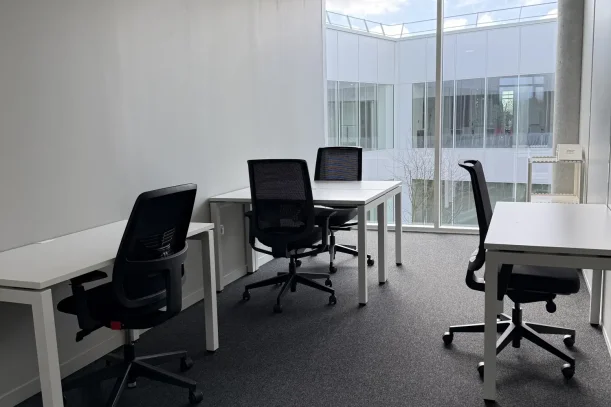 Bureau privé - 01000 - 4 postes - 1171€