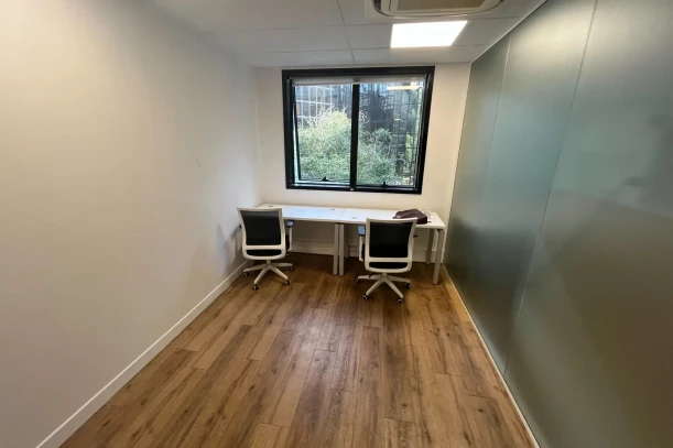 Bureau privé - 92300 - 2 postes - 1000€