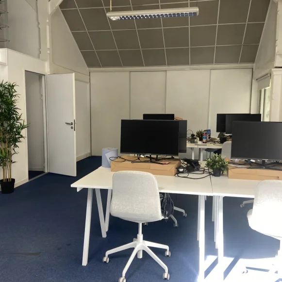 Open Space  12 postes Location bureau Rue Paul Painlevé Nantes 44000 - photo 1