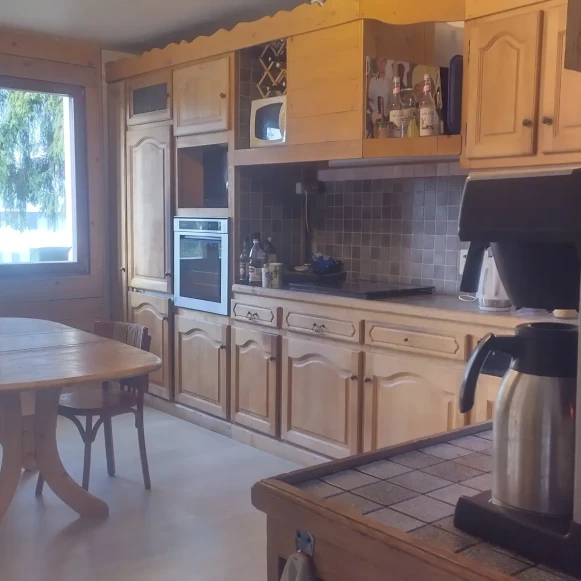 Bureau privé 11 m² 2 postes Coworking Rue de Branmafan Barby 73230 - photo 3