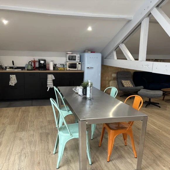 Bureau privé 20 m² 4 postes Location bureau Place Canteloup Bordeaux 33800 - photo 4