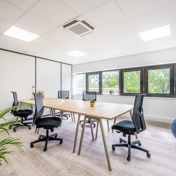 Bureau privé 22 m² 5 postes Coworking Boulevard Albert Einstein Nantes 44300 - photo 1