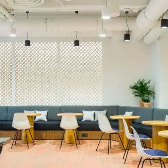 Bureau privé 30 m² 10 postes Location bureau Avenue de France Paris 75013 - photo 1