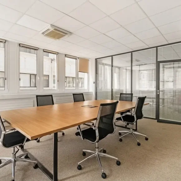 Espace indépendant 380 m² 56 postes Coworking Rue Bayen Paris 75017 - photo 4