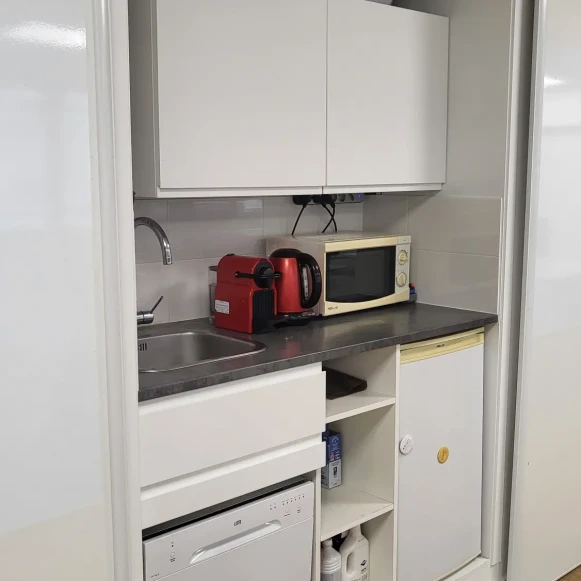 Bureau privé 12 m² 4 postes Location bureau Rue Louise Michel Levallois-Perret 92300 - photo 9