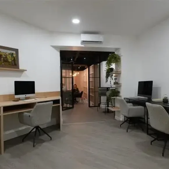 Espace indépendant 43 m² 8 postes Location bureau Rue Salomon de Rothschild Suresnes 92150 - photo 1