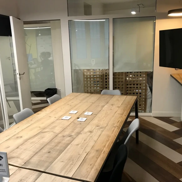 Bureau privé 12 m² 6 postes Coworking Rue Greneta Paris 75002 - photo 2