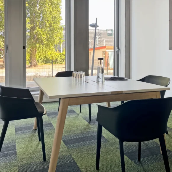 Bureau privé 16 m² 5 postes Location bureau Rue Fulton Angers 49000 - photo 1