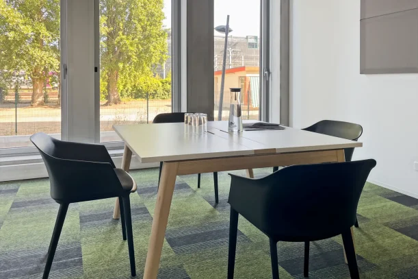 Bureau privé - 49000 - 5 postes - 1135€