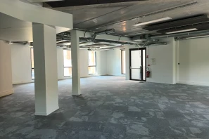 Bureau privé - 38240 - 30 postes - 7164€