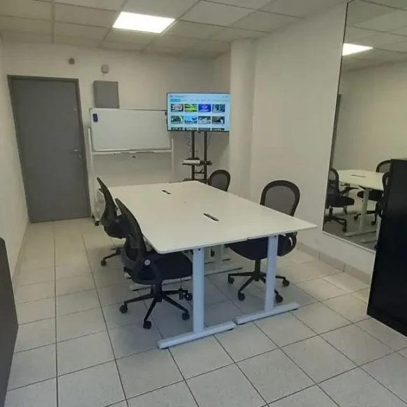 Espace indépendant 25 m² 4 postes Coworking Boulevard Robert Schuman Nantes 44300 - photo 1