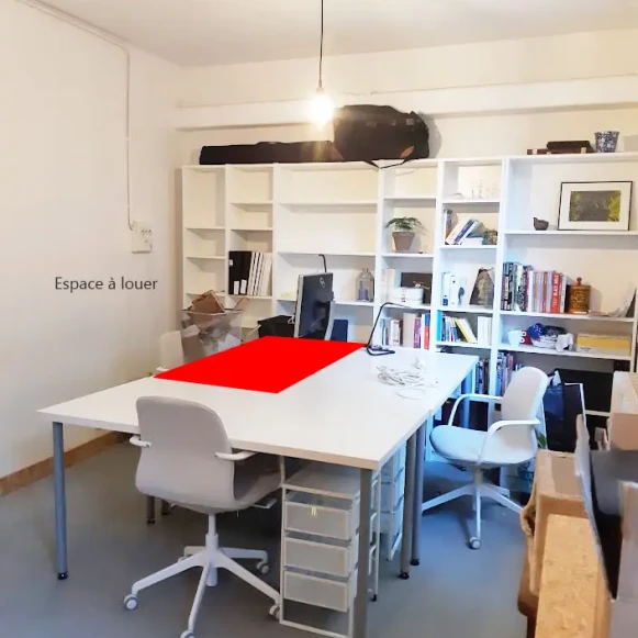 Open Space  1 poste Location bureau Rue des Rigoles Paris 75020 - photo 1