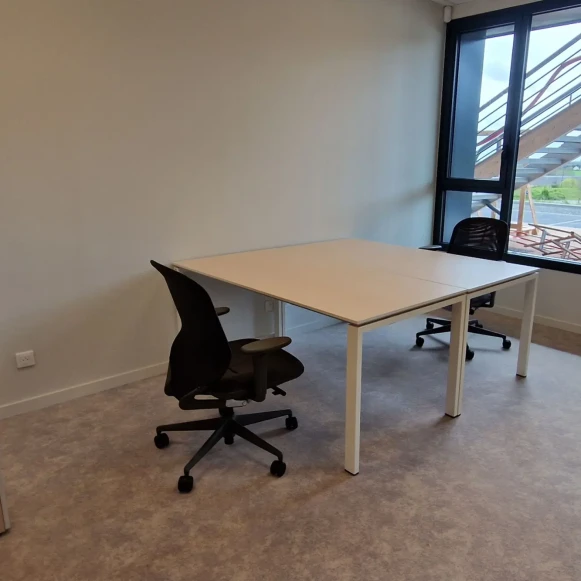 Bureau privé 16 m² 2 postes Coworking Impasse Jane Poupelet Le Mans 72000 - photo 1